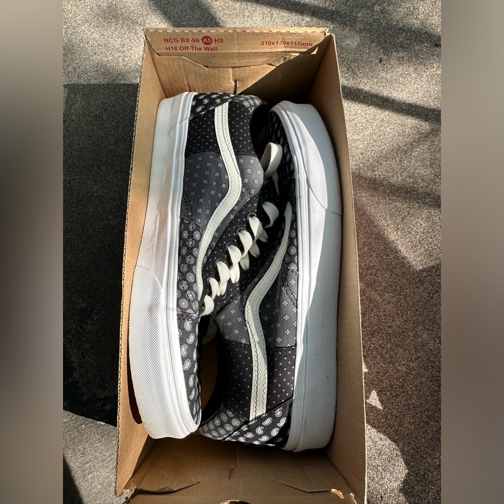 Vans old skool paisley
